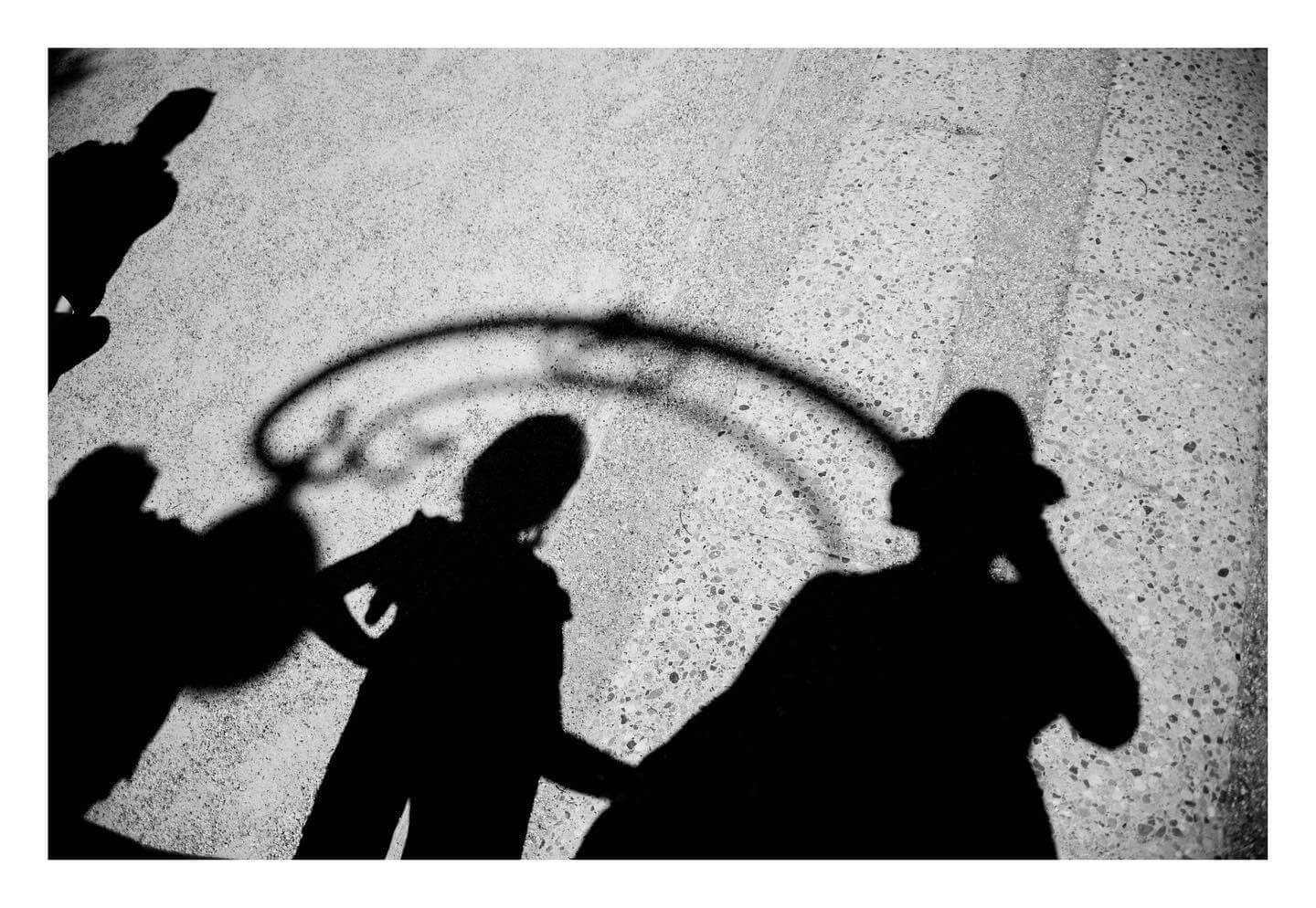 Marlene & I.
. 
On the left is my niece, one of my favourite people on the planet. 
.
@elisa_motterle and @emil_arnell 
.
#shadow #photography #silhouette #sunlight #backlight #love #marlene #bled #slovenia #bw #blackandwhite #canon
